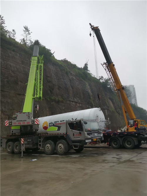 南沙区“不怕风雨冻”—— 吊车的 “恶劣环境适应” 技术